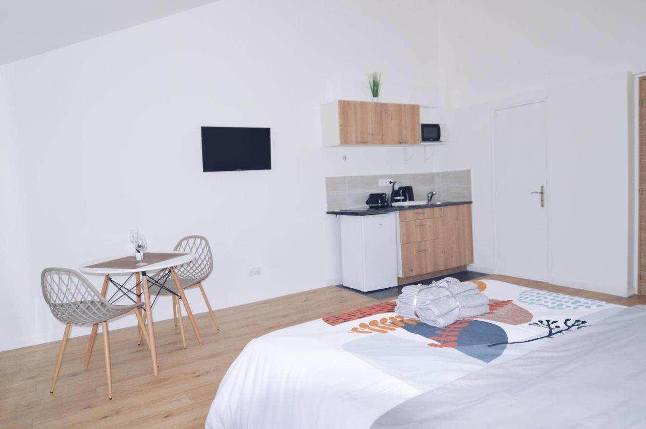 Studios Lsquare-Residence Шательро Экстерьер фото